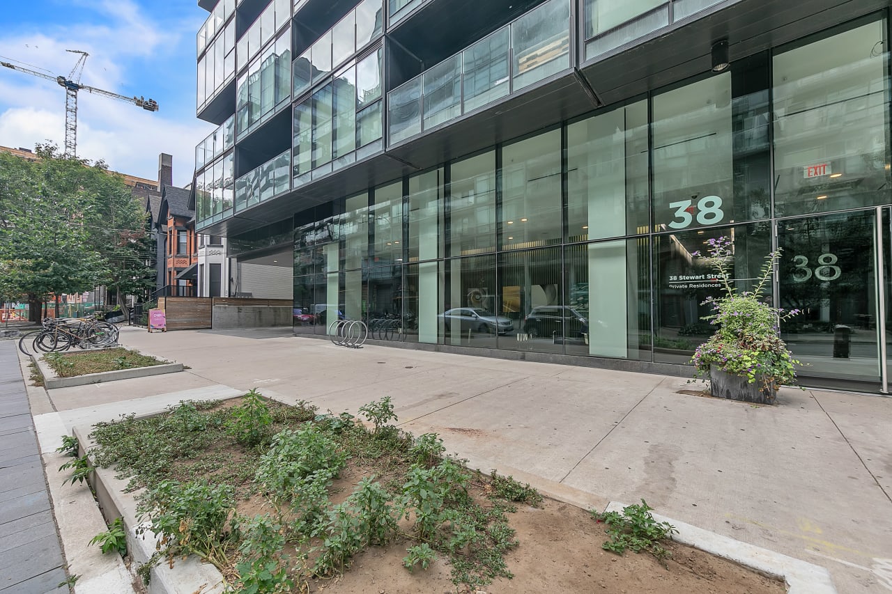 38 Stewart Street #408 York National Realty Inc Aurora Real Estate