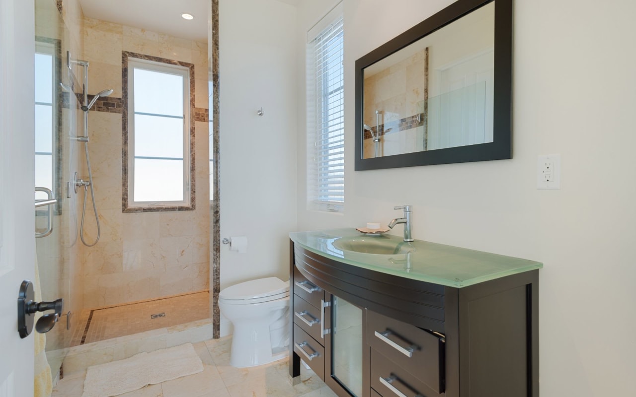 5795 CALPINE DR Real Estate Listing Bill & Daniel Moss