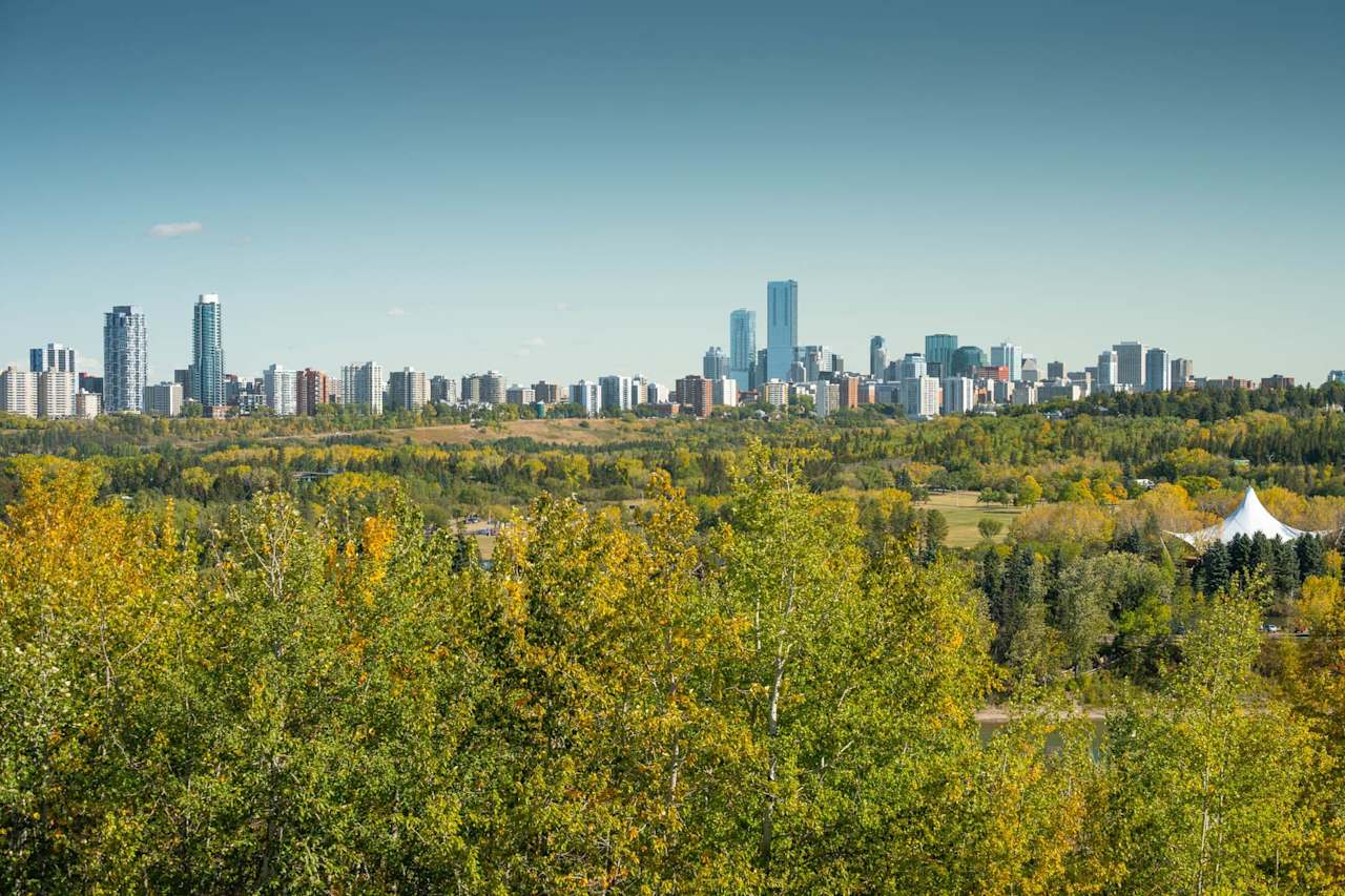 9028 Valleyview Dr NW Edmonton, AB T5R 5T6 4 Beds Rimrock Real Estate