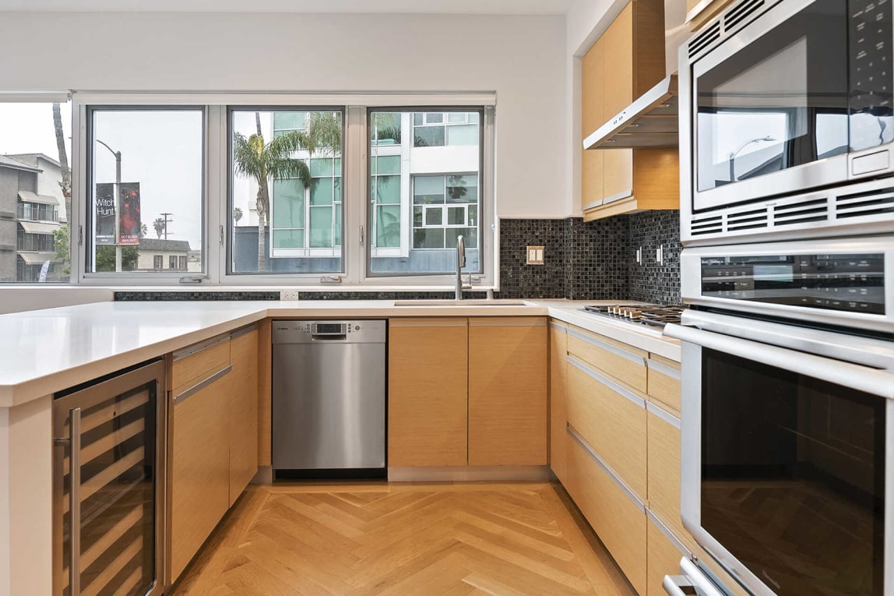 310 WASHINGTON BLVD Unit: 804