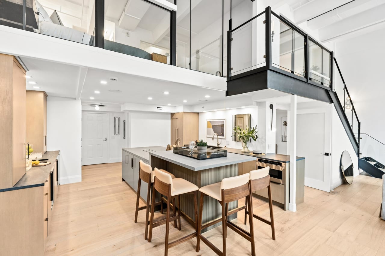 Curated visual reference: Gallery Detail: Luxury Bespoke 3Br Penthouse Marina Views At Yacht Club Residence