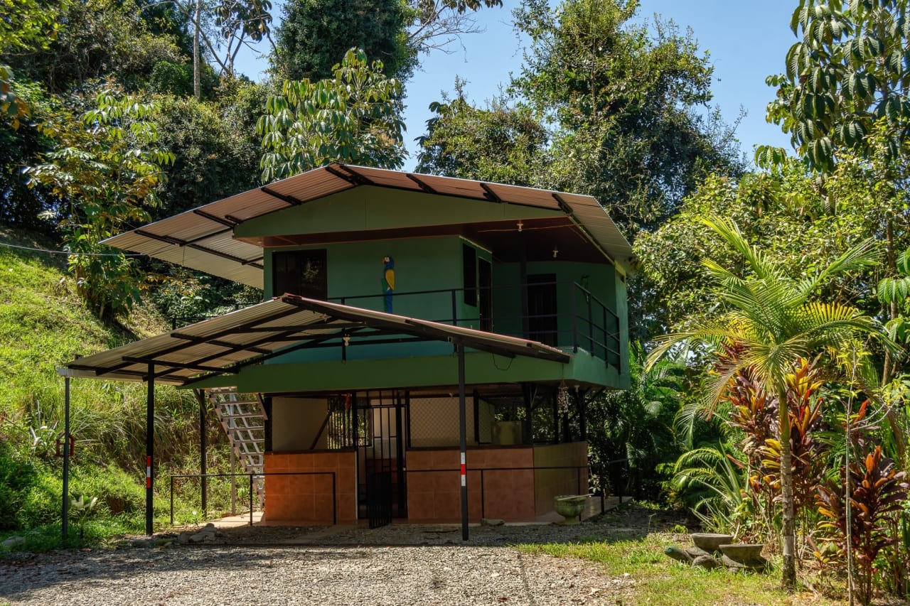 ECO-FRIENDLY 8 Home Parcel With Land to Expand