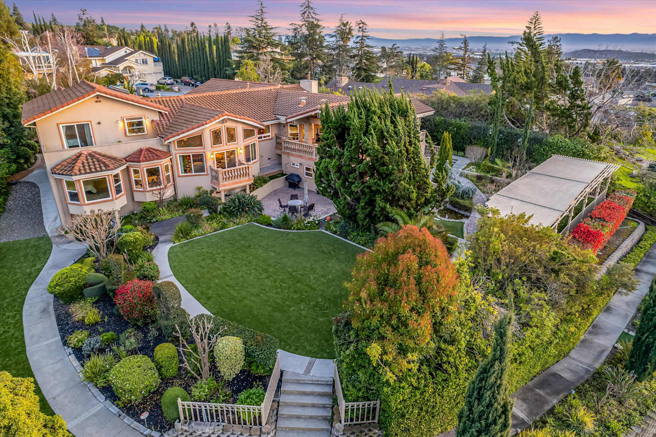 Spectacular Weibel Residence in Fremont