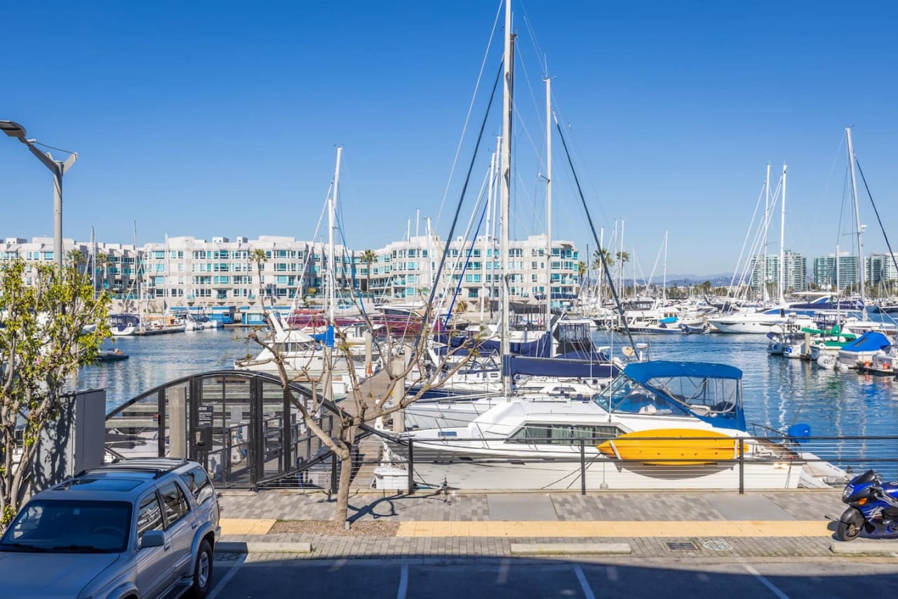 Two Bedroom Apartment with Marina Views