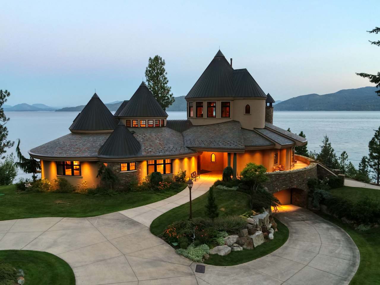 Cindy Bond Sandpoint Real Estate Agent