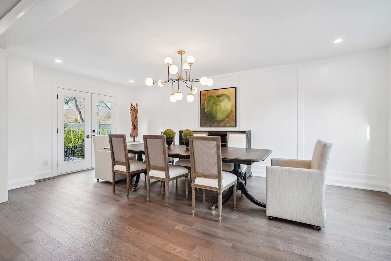 384 Claremont Crescent Oakville, ON L6J 6K1 Goodale Miller Team