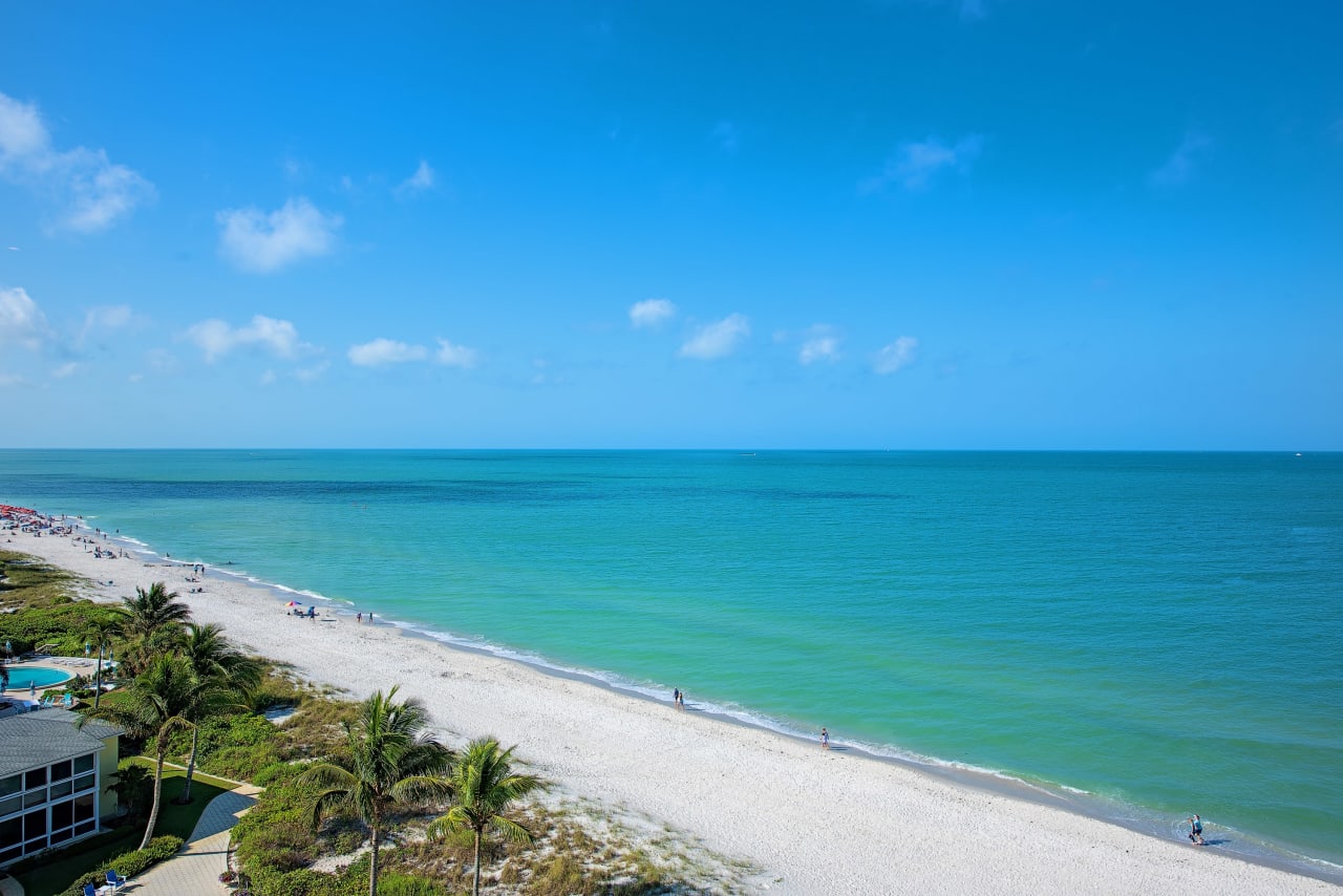 1801 Gulf Shore Boulevard Naples, FL 34102 4 Beds 4 Baths The