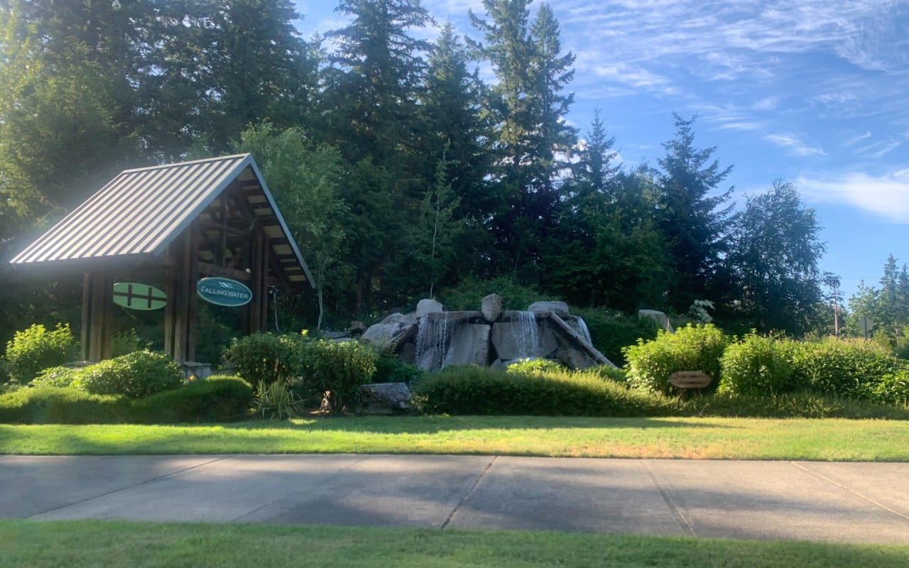 Living in Falling Water, WA: Neighborhood Guide