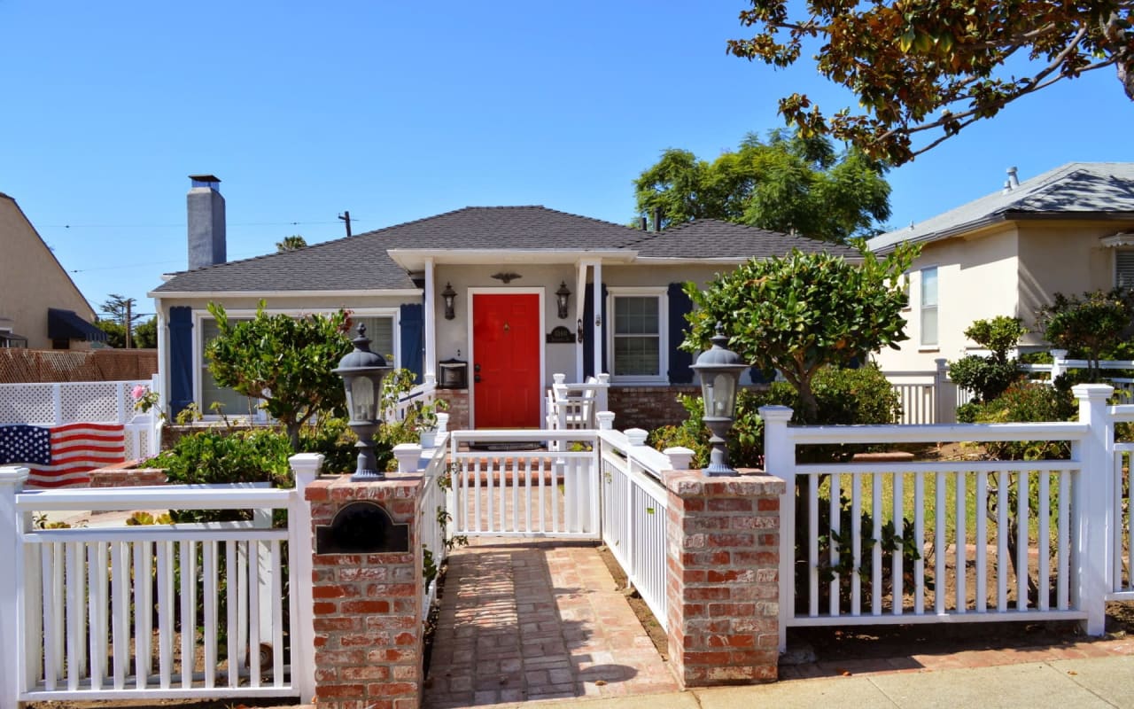 Bent Creek & The Hills Neighborhood Guide 680 Doug Buenz Group