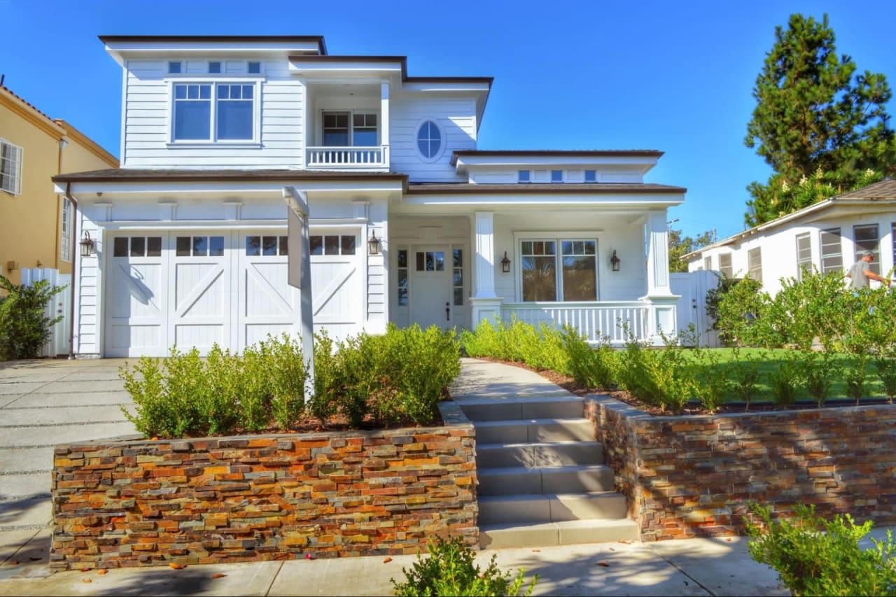 What’s the Best Time of Year to Buy an Oxnard Beach House? Ann Howarth