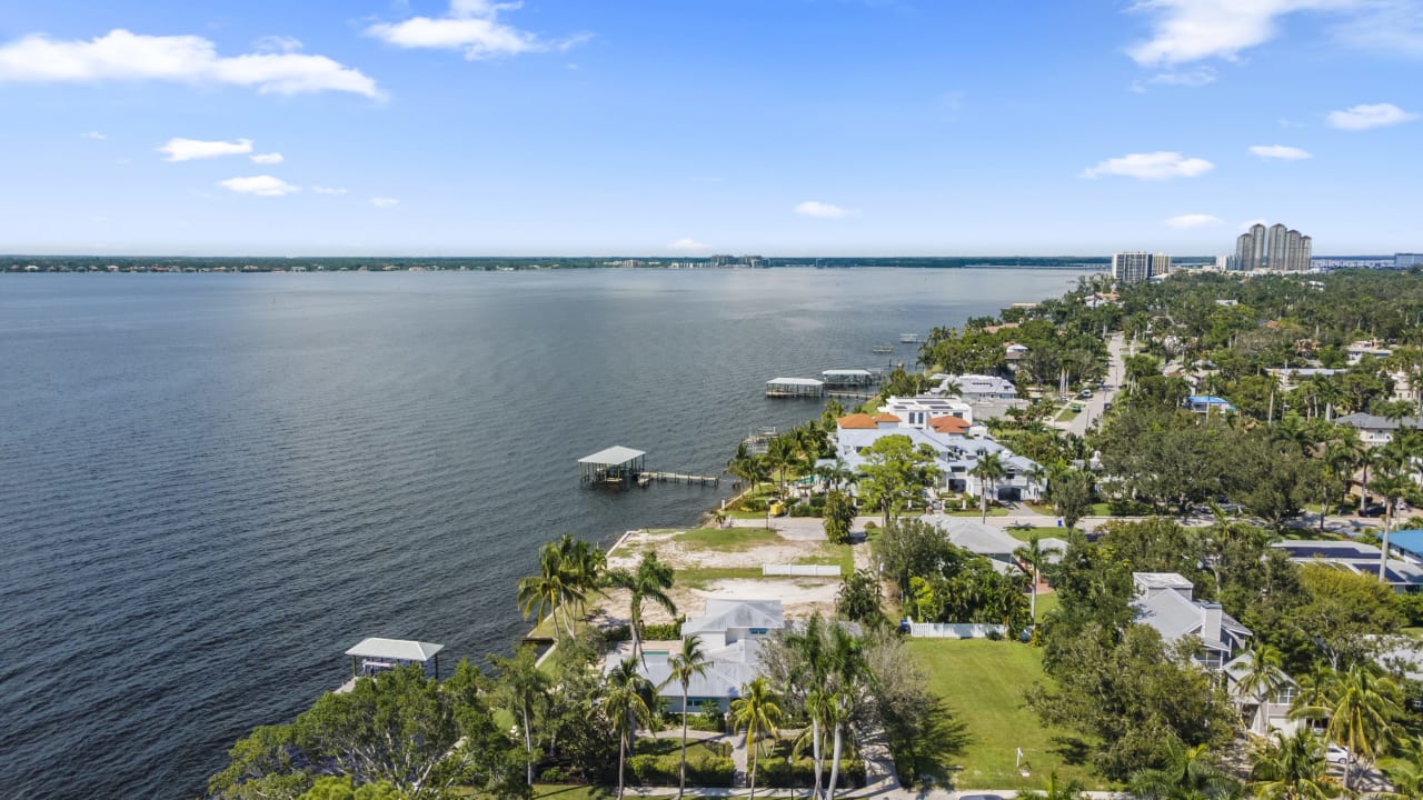 Riverfront Gem 1209 Coconut Drive Fort Myers FL 33901