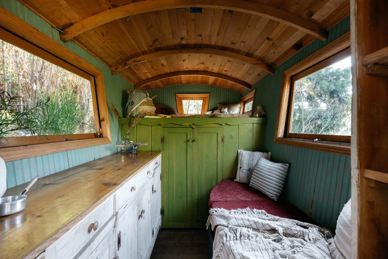 A Mid-Century Treehouse in Beachwood Canyon