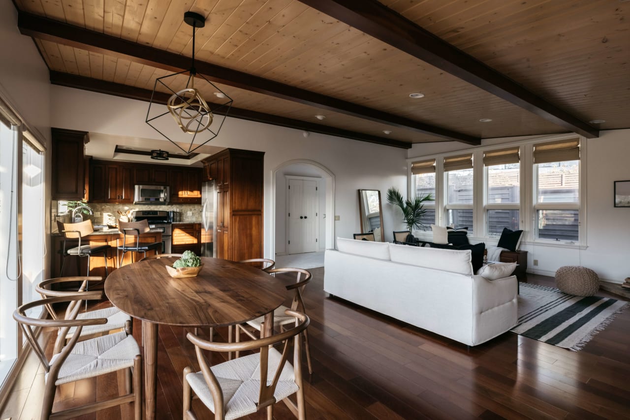 Peaceful Post and Beam in the Los Feliz Oaks