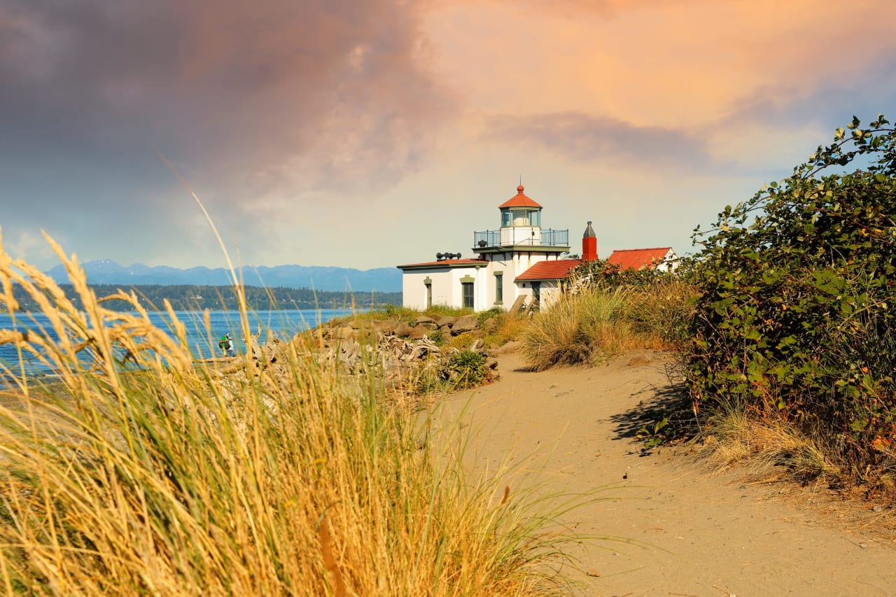 discovery point lighthouse near Seattle's West Point water treatment plant