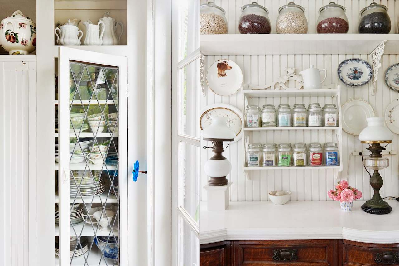 8805 LOOKOUT MOUNTAIN Avenue