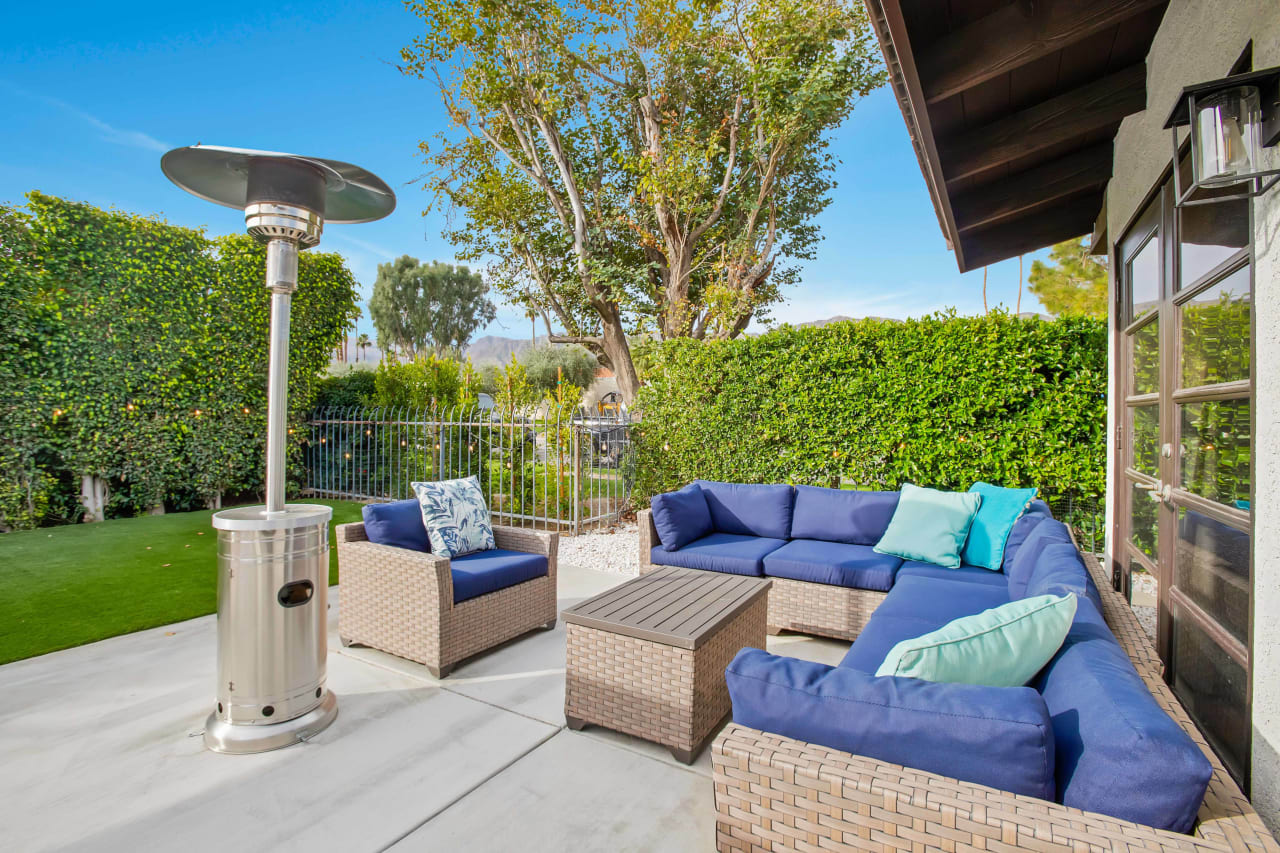 Palm Springs Bungalow Ambiance at Montero Estates