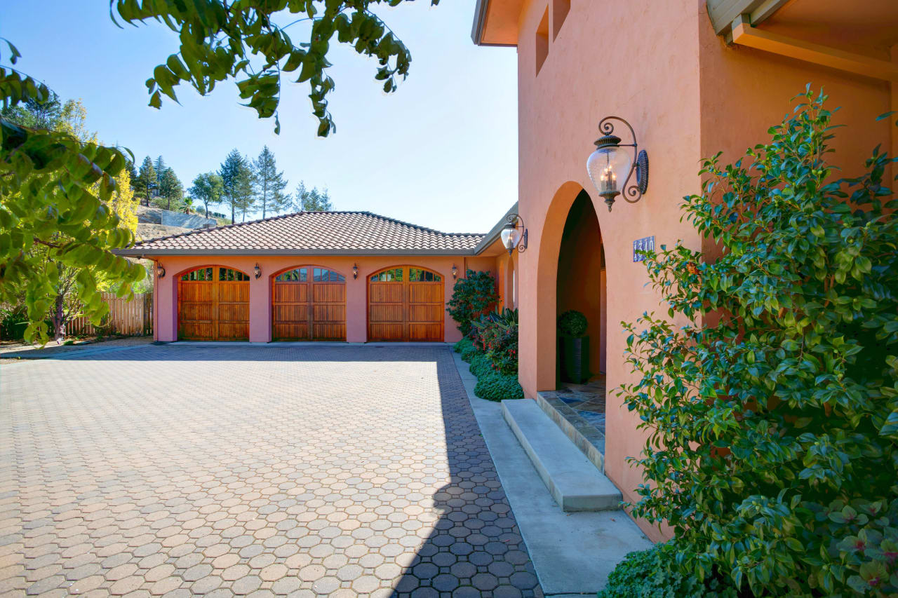 1340 Crestmont Drive | Angwin, CA