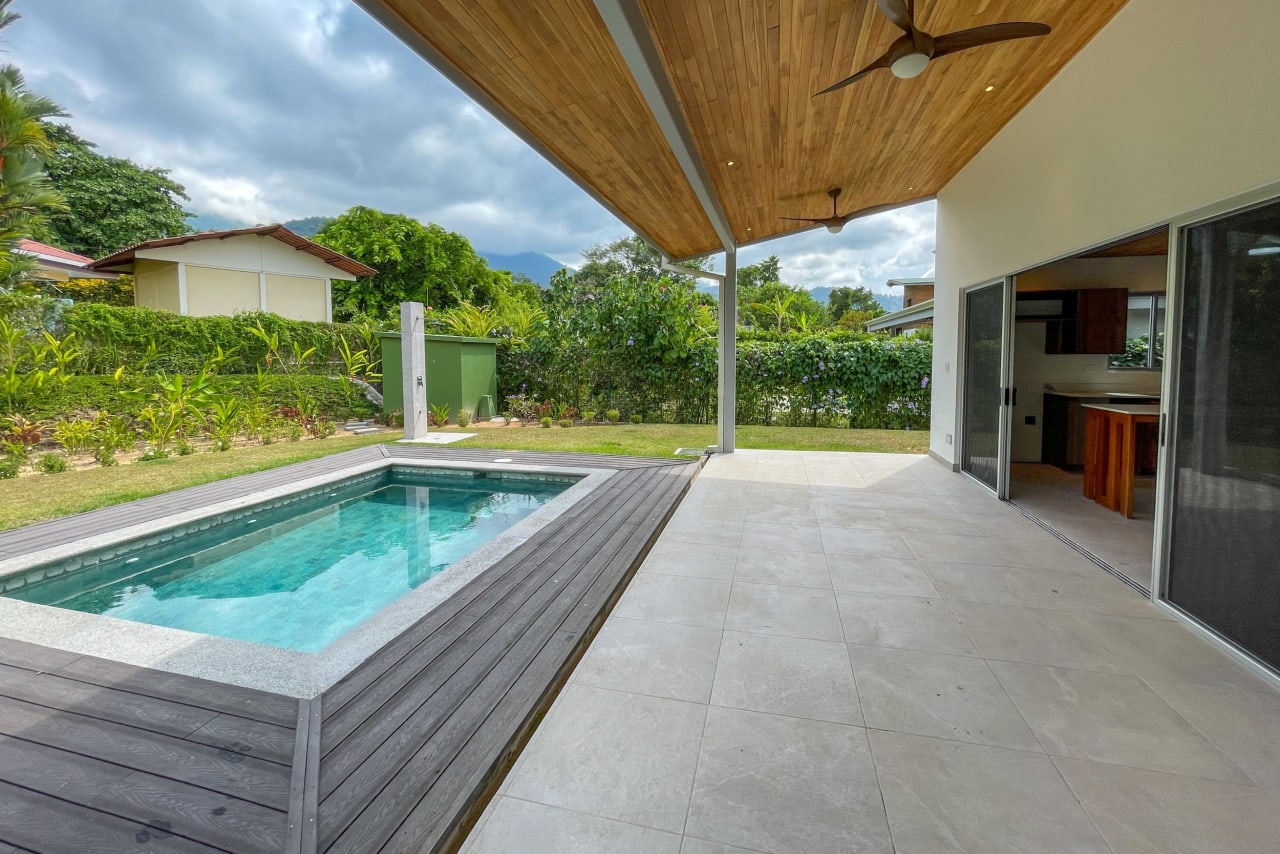 Low-Maintenance 3-Bedroom Villa With Pool & Peaceful Terraza On Calle Buganvillea In Ojochal Costa Rica