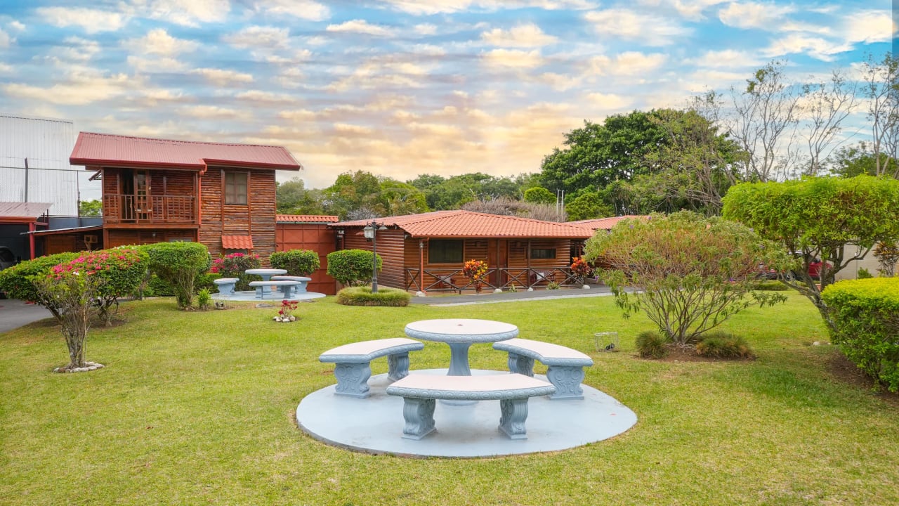 Los Olivos | Beautiful Property with Multiple Cabins and Studios for Sale in Heredia