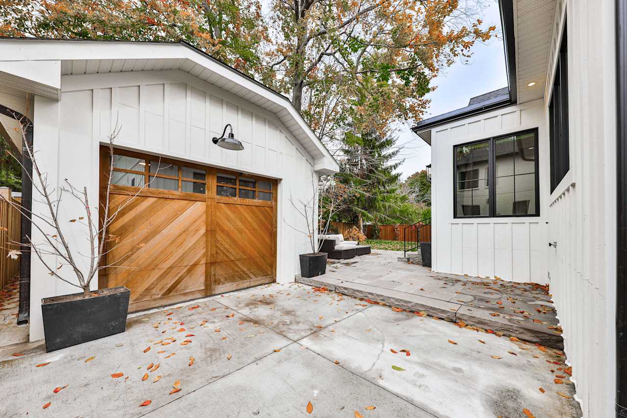 279 Snowden Road, Oakville