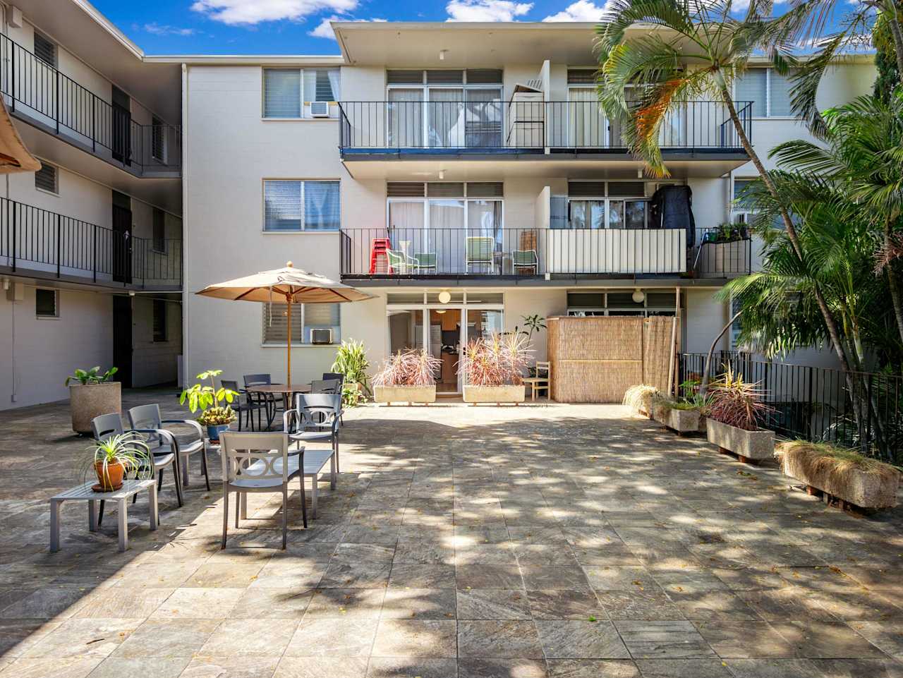 UH Manoa Condo