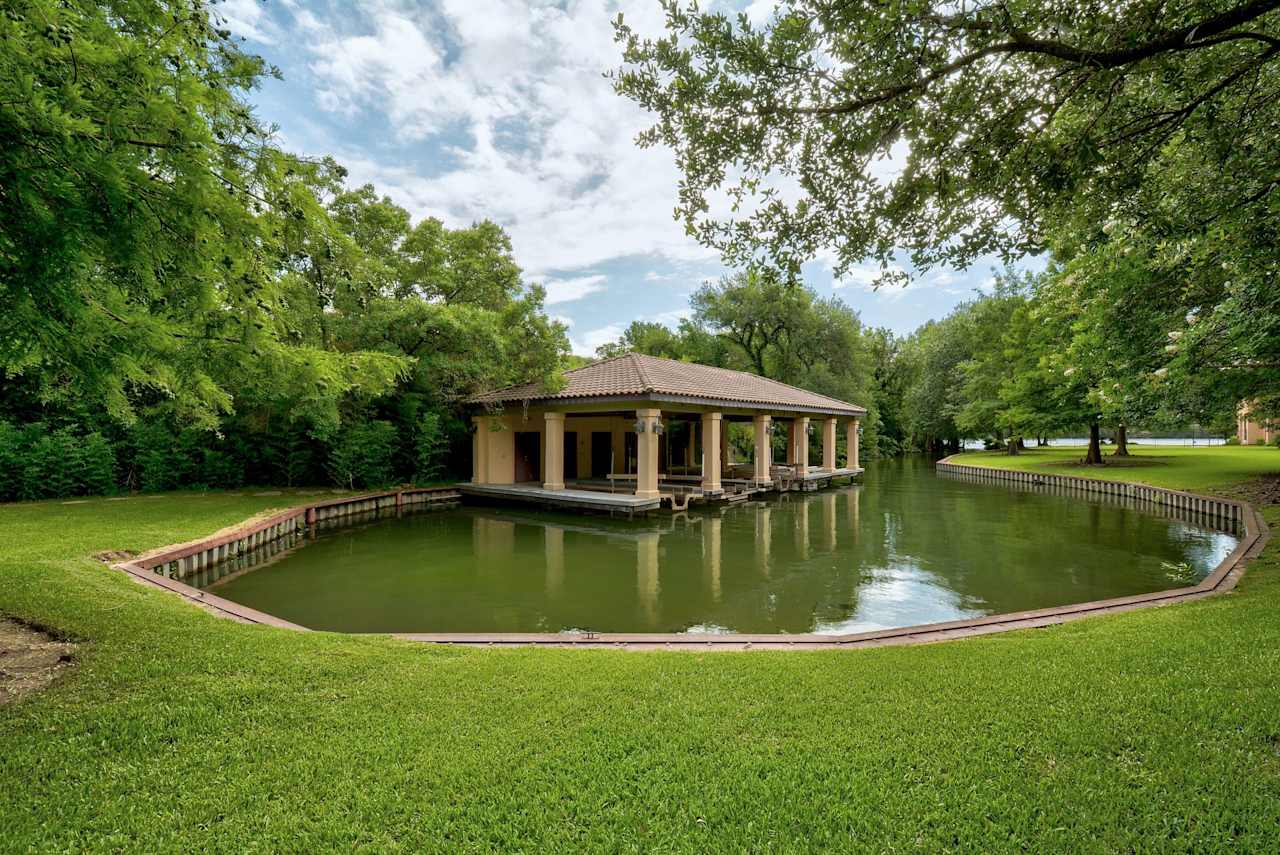 3201 Westlake Drive For Lease on Lake Austin