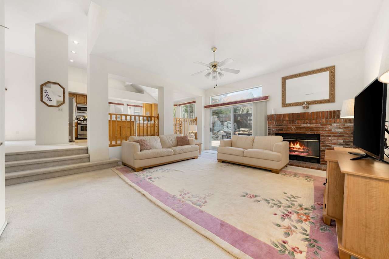 Jenny Rosas Kinship Real Estate