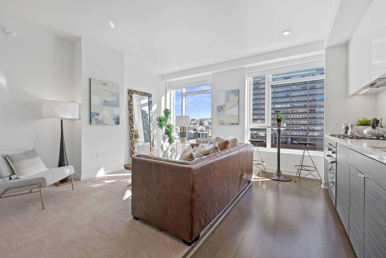 Off Market JR-1Bd in the Rockwell