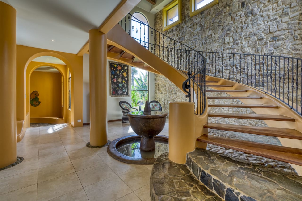 Luxury with Altitude 5 Bedroom Ocean & Mountain View Home 