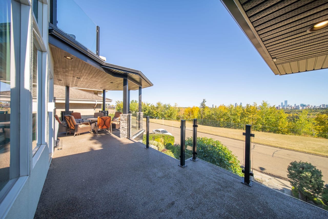 9028 Valleyview Dr NW Edmonton, AB T5R 5T6 4 Beds Rimrock Real Estate