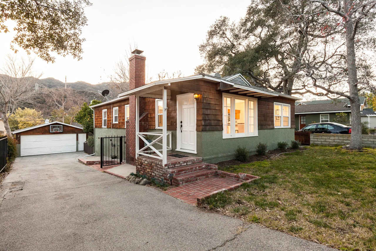 3430 MONTROSE Avenue