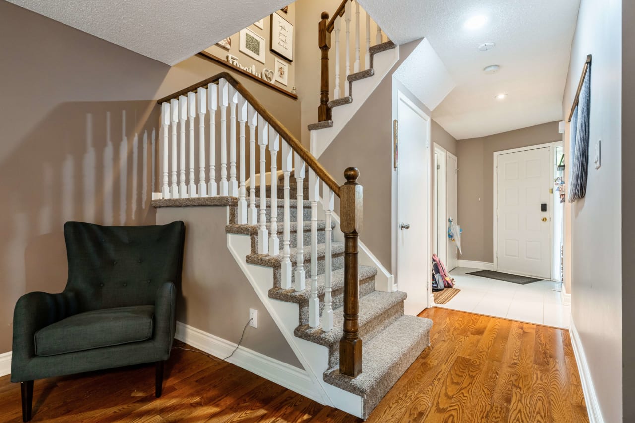 Glen Abbey townhome on lush ravine