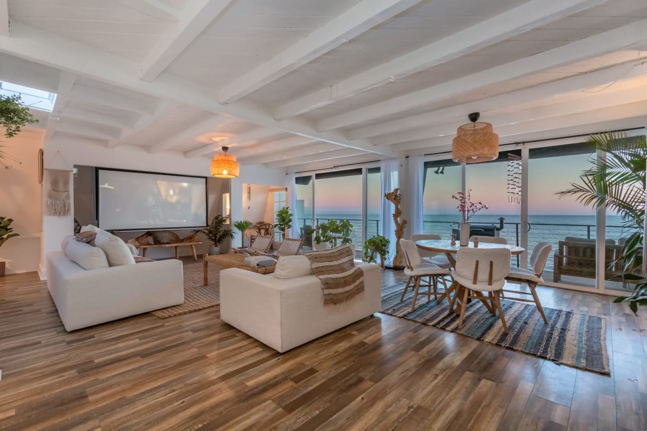 MALIBU BEACH HOUSE 50