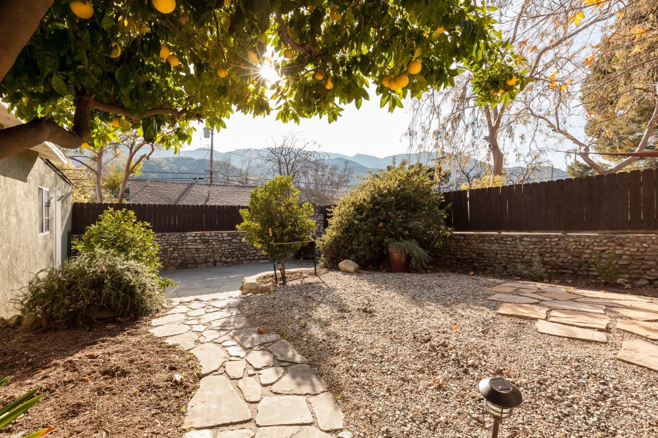 3430 MONTROSE Avenue