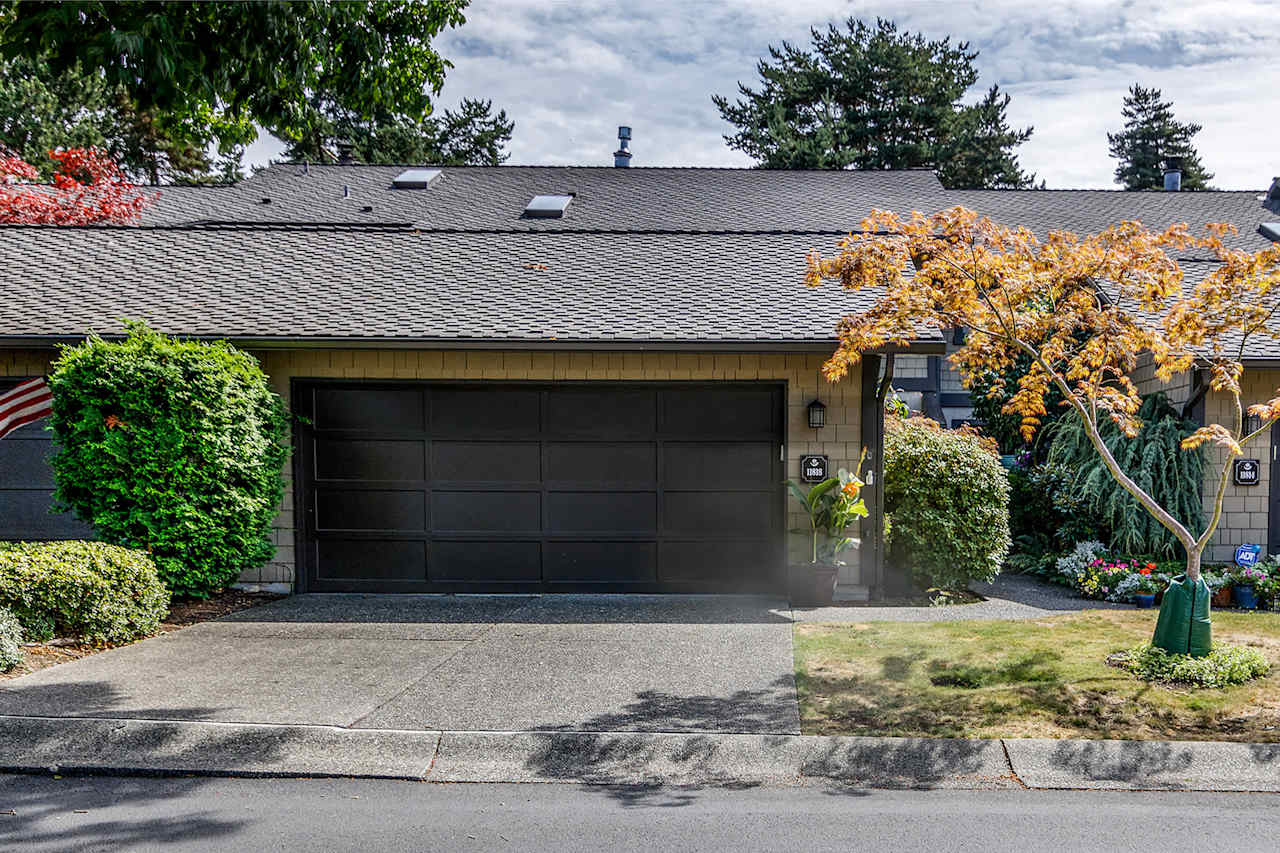 Stylish Townhome Oasis in Stendall Place