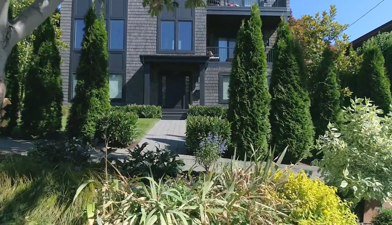 1214 10th Ave W, Seattle, WA