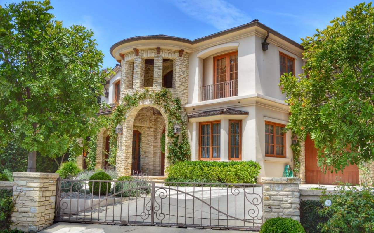 9 Luxury Amenities Buyers Want in a Beverly Hills Home