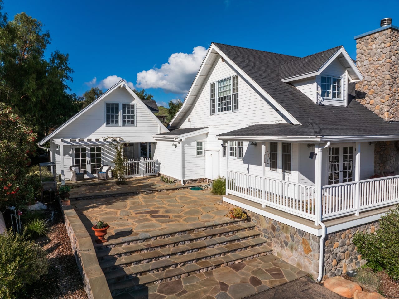 EQUESTRIAN COMPOUND IN WOODSTOCK RANCH