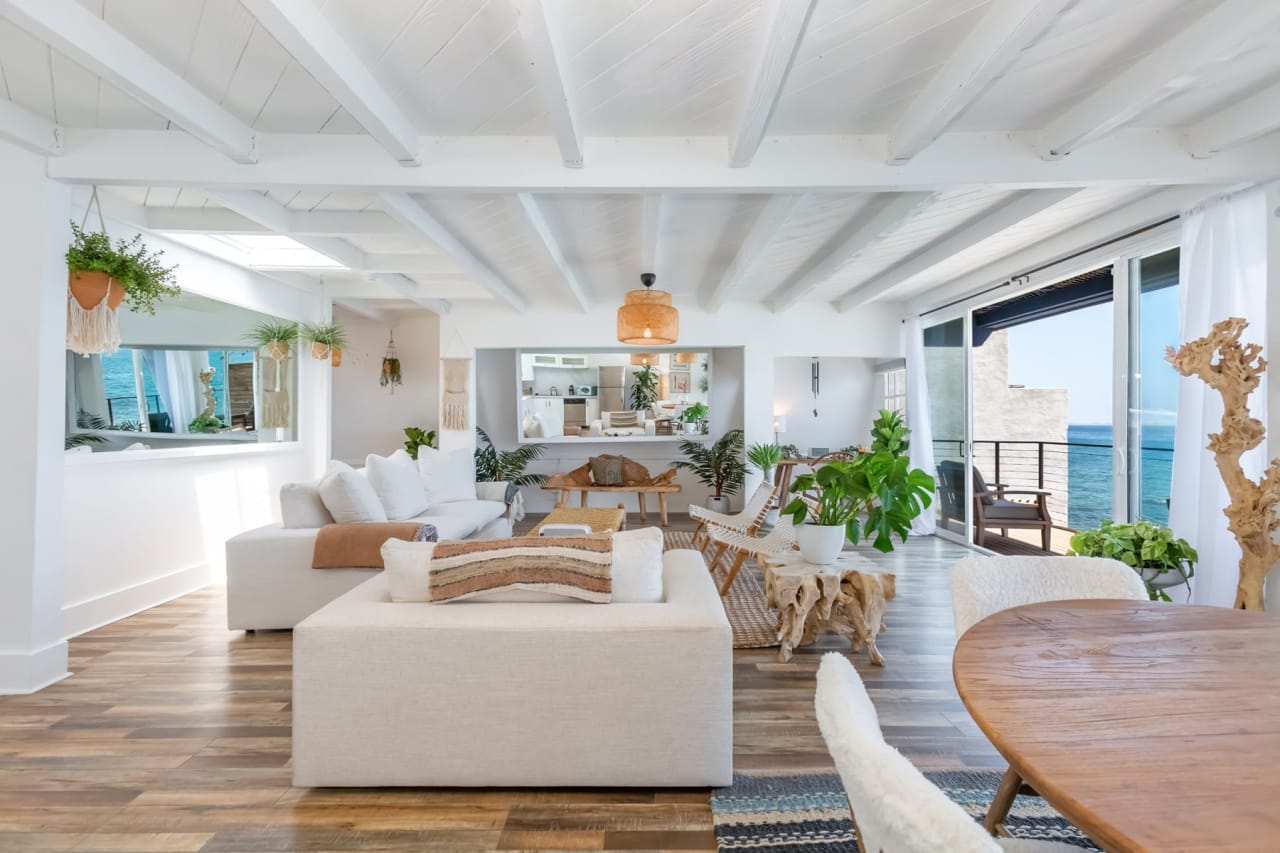 MALIBU BEACH HOUSE 50