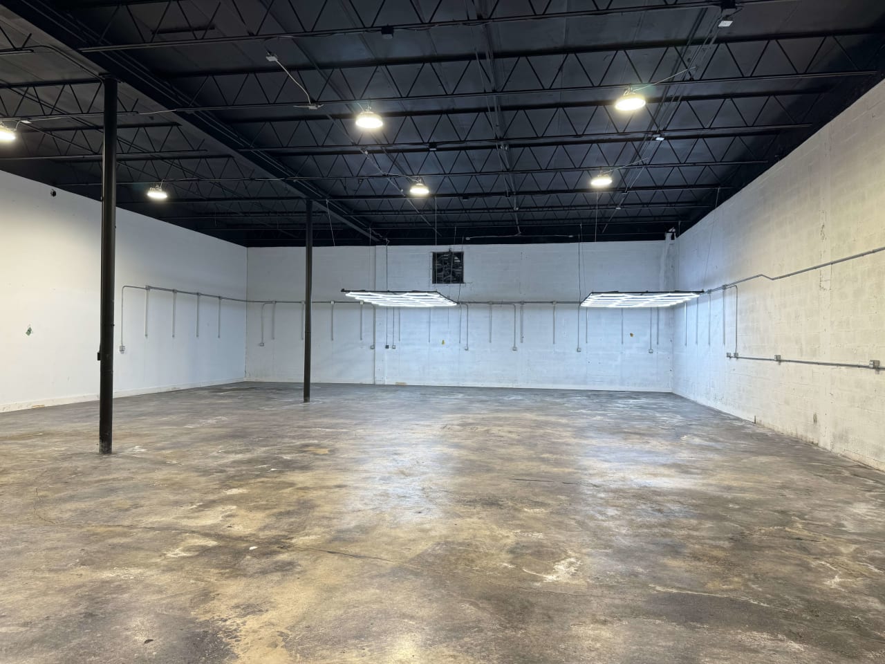 Fully A/C Warehouse For Lease in Doral 