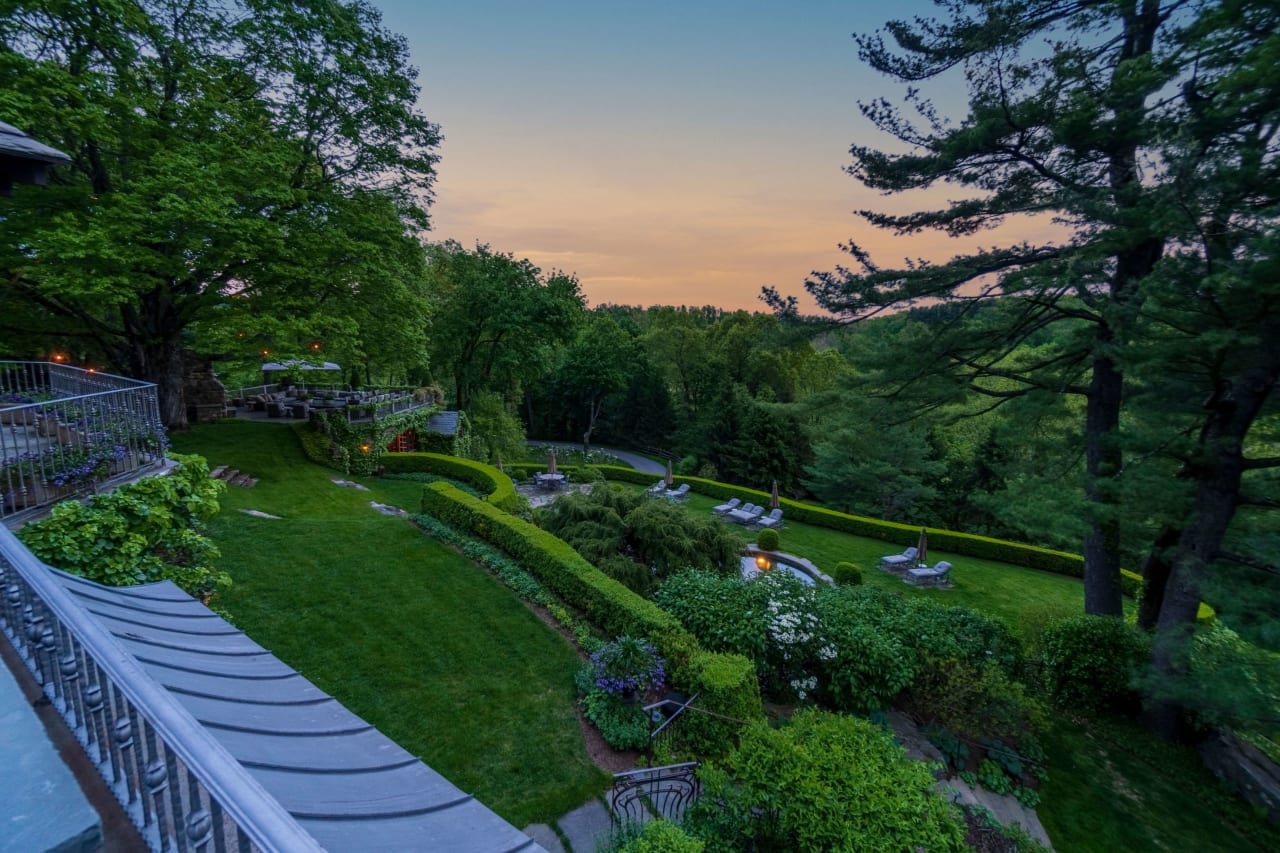 617 Croton Lake Rd Bedford Corners, NY Compass Greater NY Brian