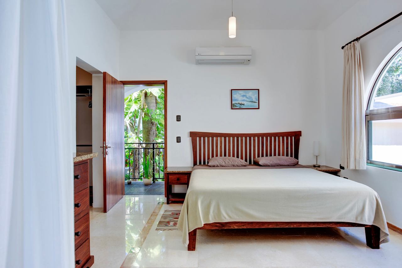  Luxury Villa for sale in Puerto Aventuras, bedroom