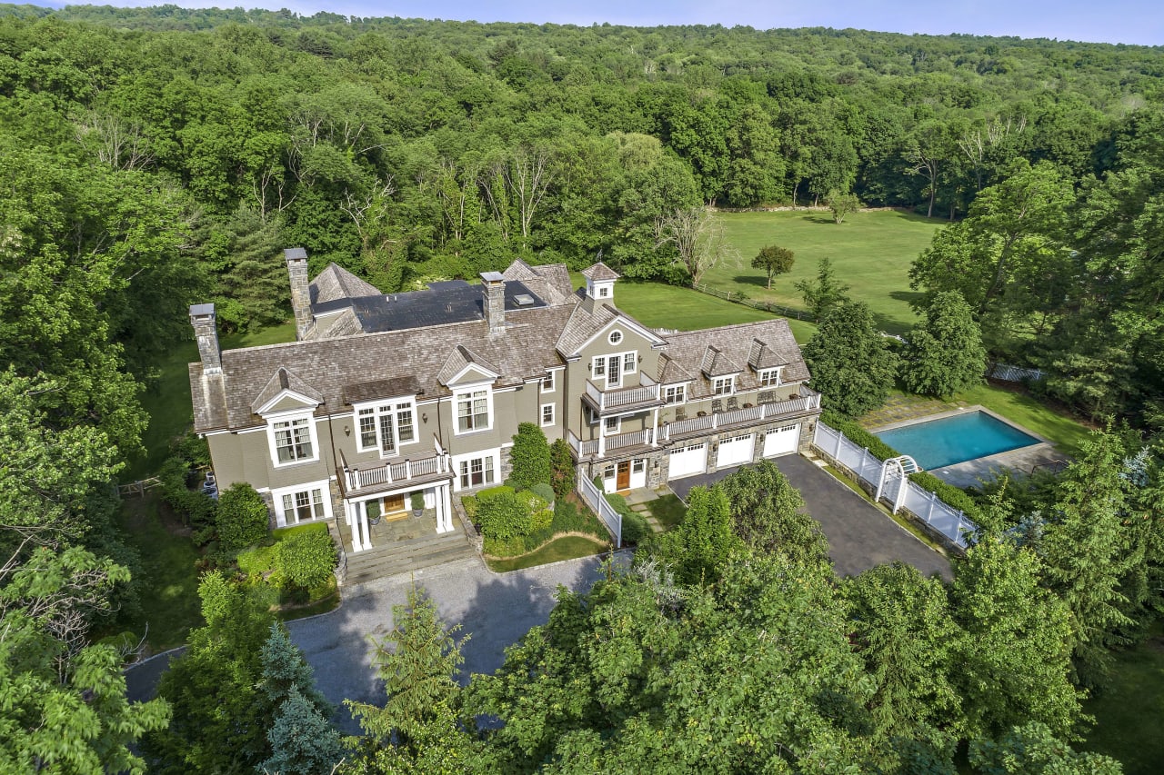 351 Round Hill Rd, Greenwich CT