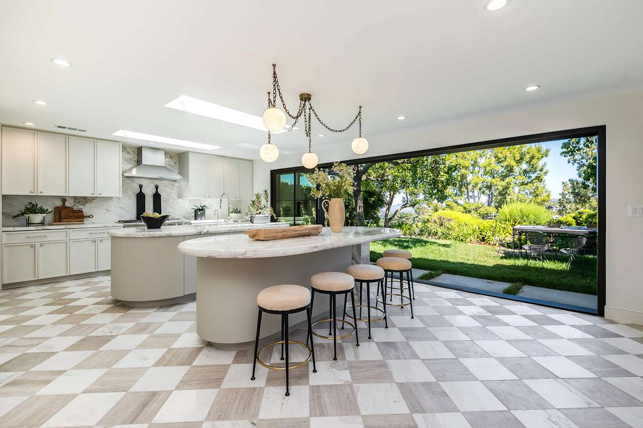 Healey Gavin Group Los Angeles Real Estate