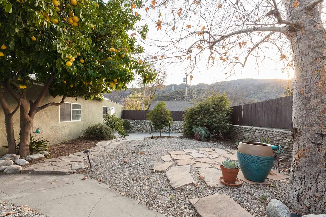 3430 MONTROSE Avenue