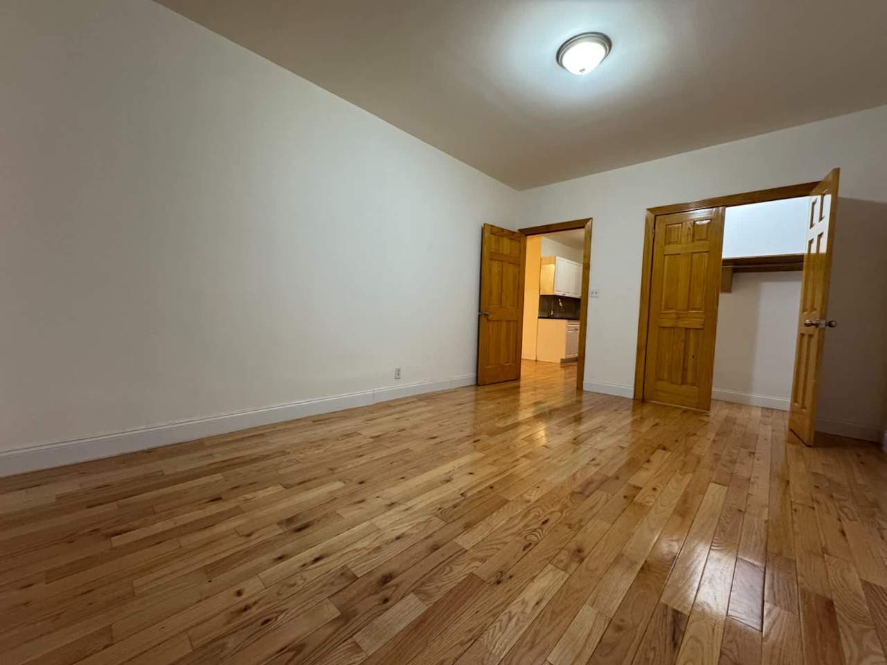 STREET Nicholas AVENUE