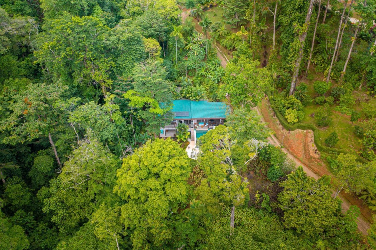 4 Bedroom Tropical Luxury Home, With Outstanding Ocean And Mountain Views