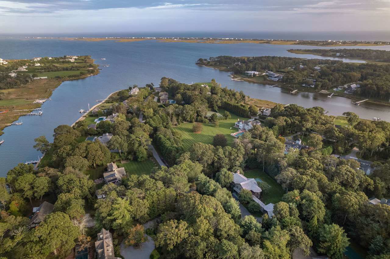 A Sublime Traditional in the Historic Village of Quogue CeeJackTeam