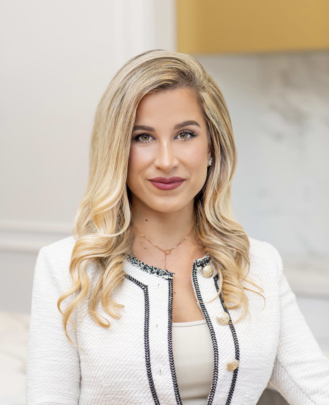 stunning profile photo of real estate sales representative Natasha Omrin