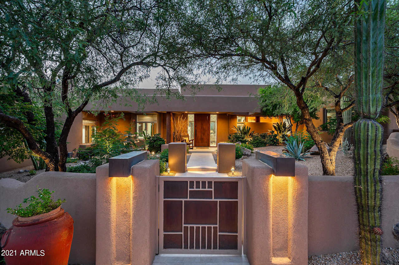 Cave Creek Neighborhood Guide